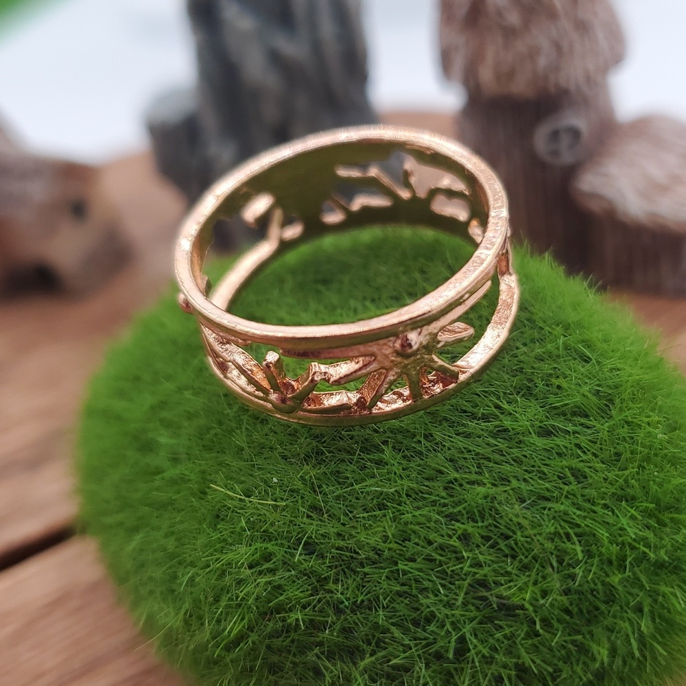 Sun Rise Openwork Ring Size 9  Gold Tone‎ R813 - Picture 2 of 3